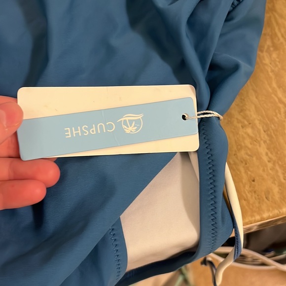 New swimsuit - Picture 2 of 4